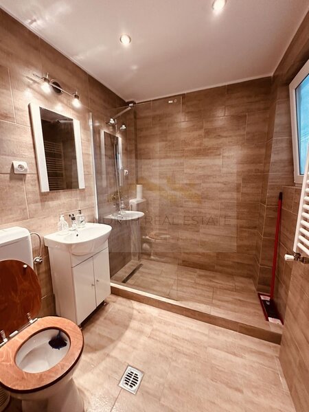 Cismigiu, apartament 2 camere de vanzare, centrala proprie, mobilat.